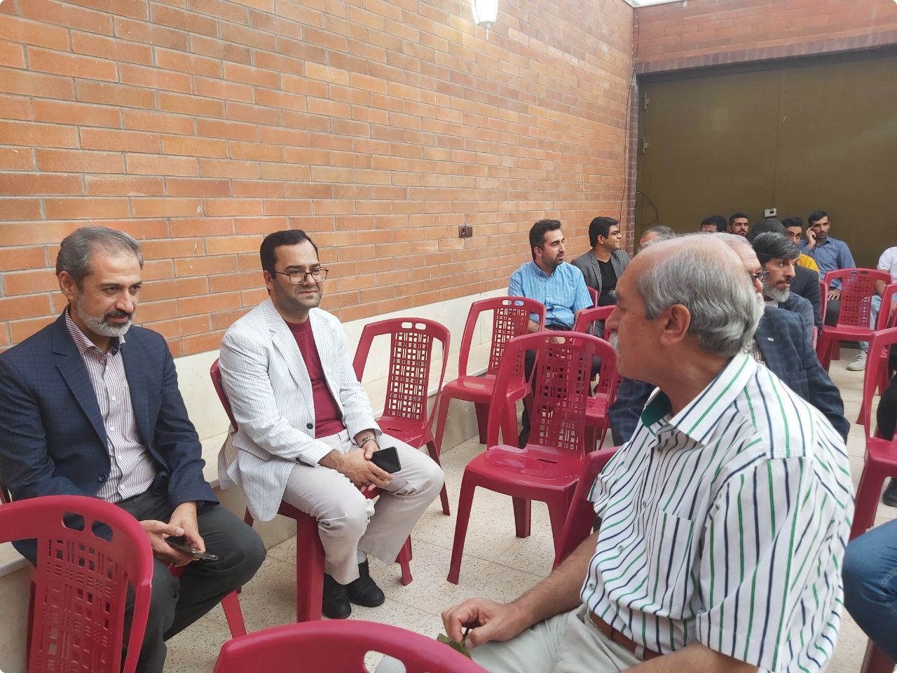  5884136282949534599 121 1 